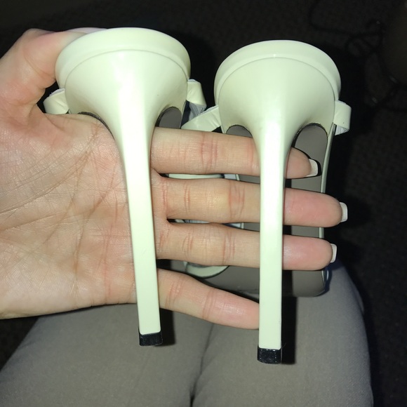 Gucci Ursula caged sandal - Picture 5 of 7